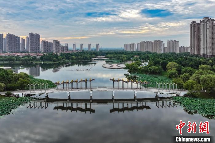 霞光漫天风景独好 航拍江苏南通通州清晨一刻