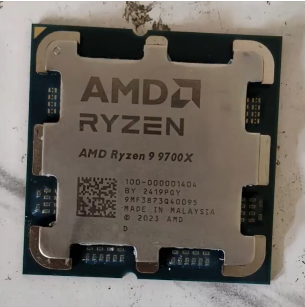 AMD锐龙9000台式机处理器延期发售原因之一曝光：顶盖丝印出错