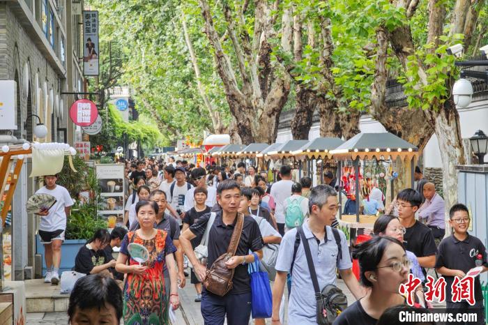 南京特色街景成暑期旅游热门“打卡地”