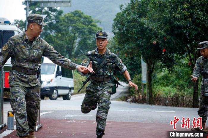 武警广西河池支队官兵掀起群众性练兵热潮