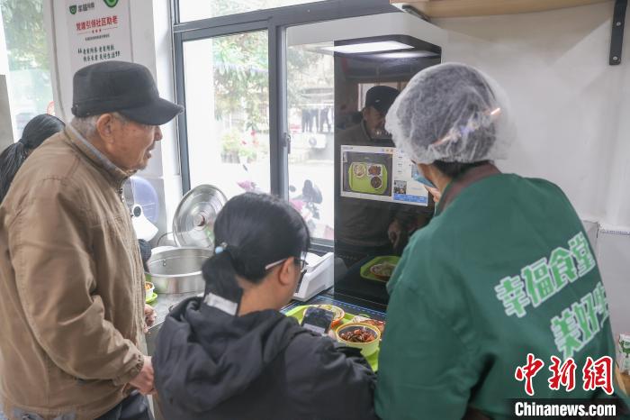 探访江西南昌社区食堂 民众家门口享幸福“食”光