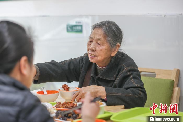 探访江西南昌社区食堂 民众家门口享幸福“食”光